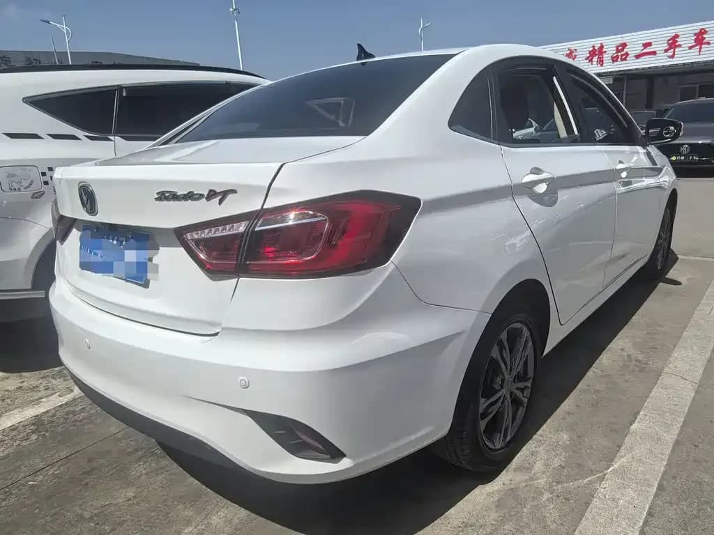 Changan Eado DT — фото 2