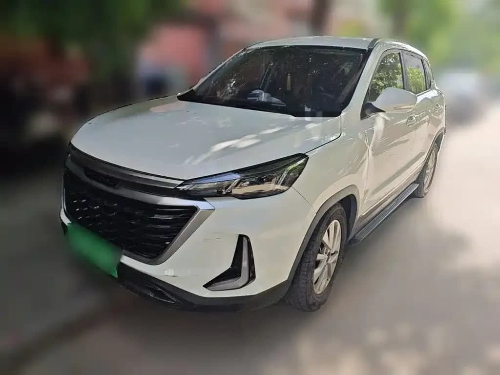 BAIC X3