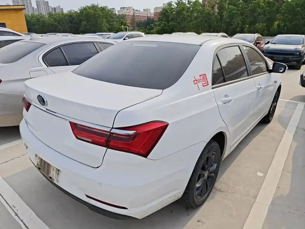 BYD Qin — фото 2