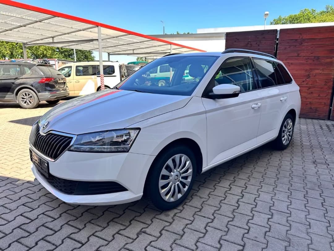 Skoda Fabia — фото 2
