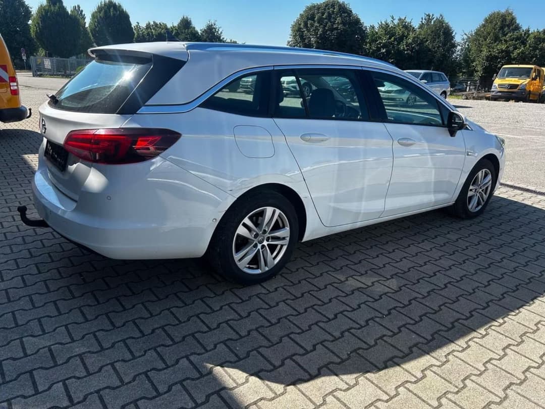 Opel Astra — фото 2