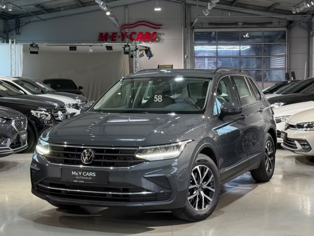 Volkswagen Tiguan — фото 1