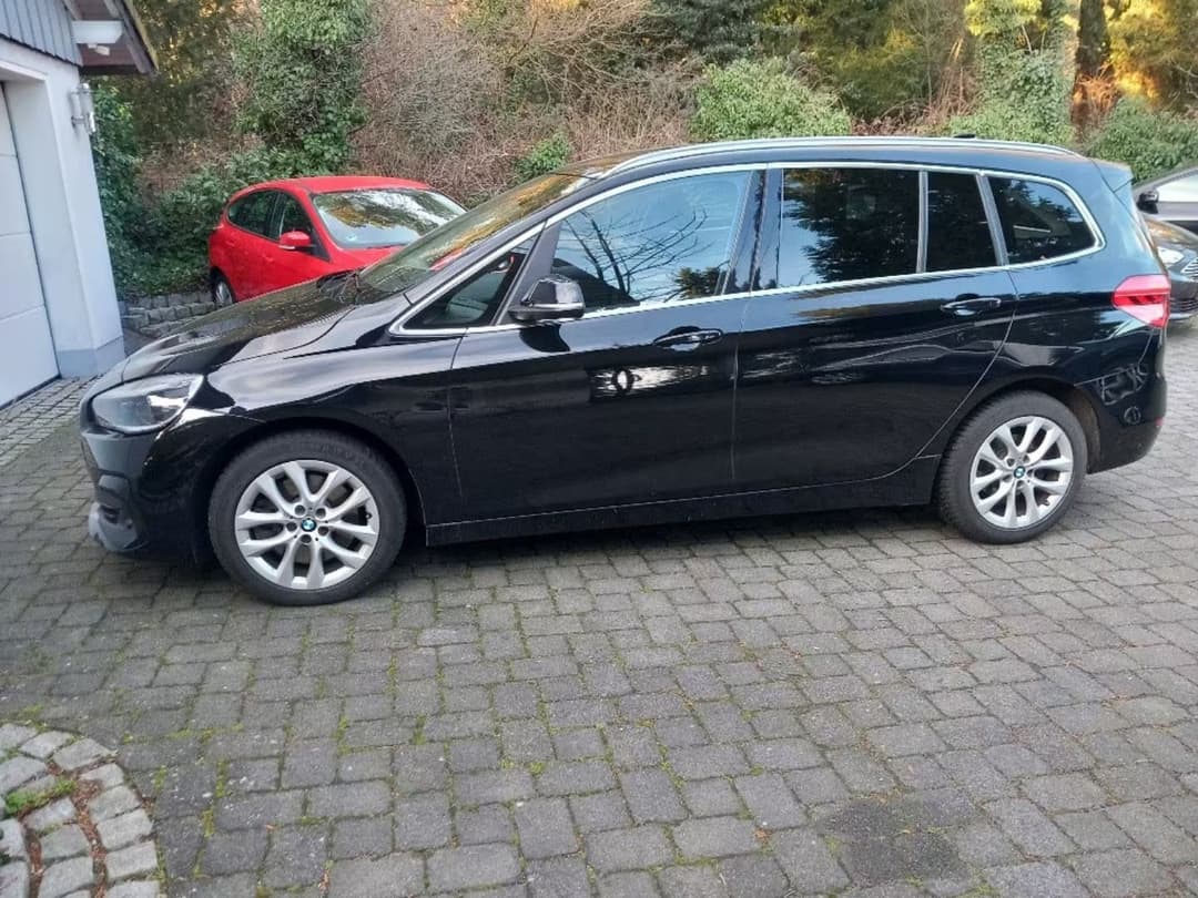 BMW 218 Gran Tourer — фото 1