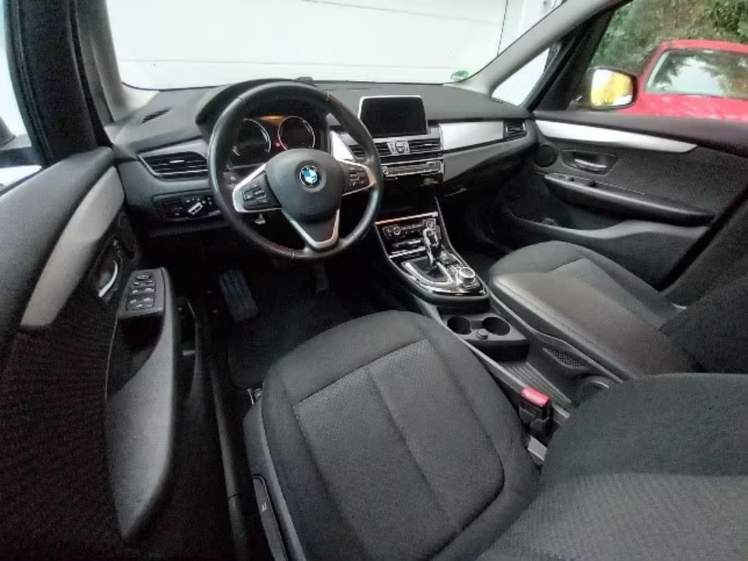 BMW 218 Gran Tourer — фото 2