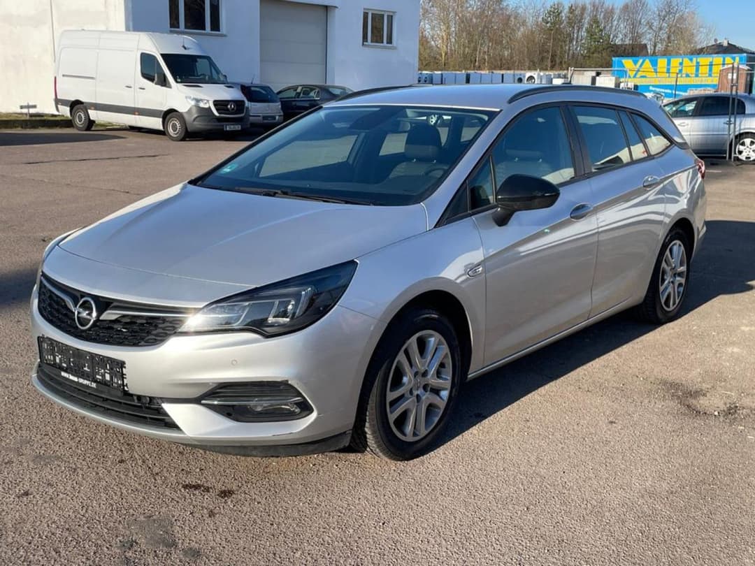Opel Astra — фото 1