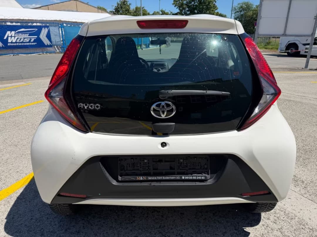 Toyota Aygo (X) — фото 2