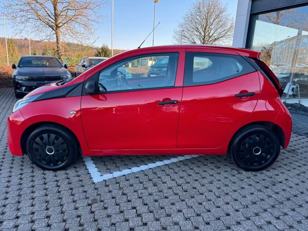 Toyota Aygo (X) — фото 2