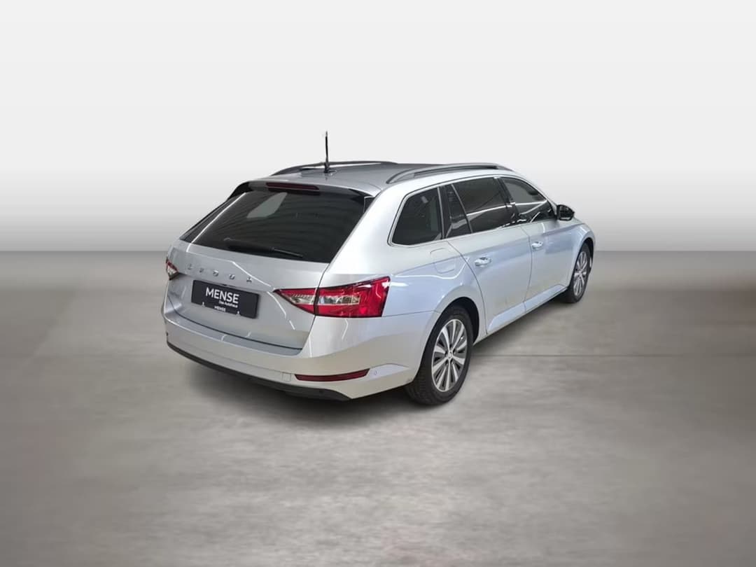 Skoda Superb — фото 2