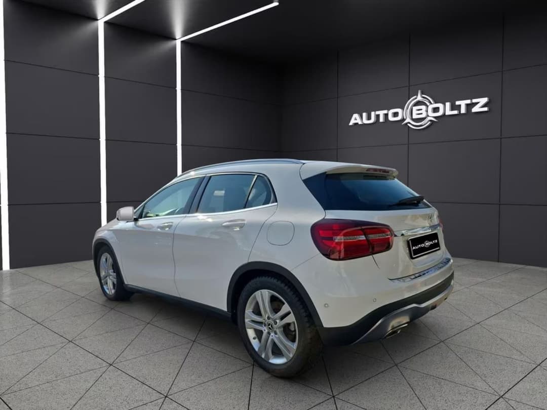Mercedes-Benz GLA 180 — фото 2