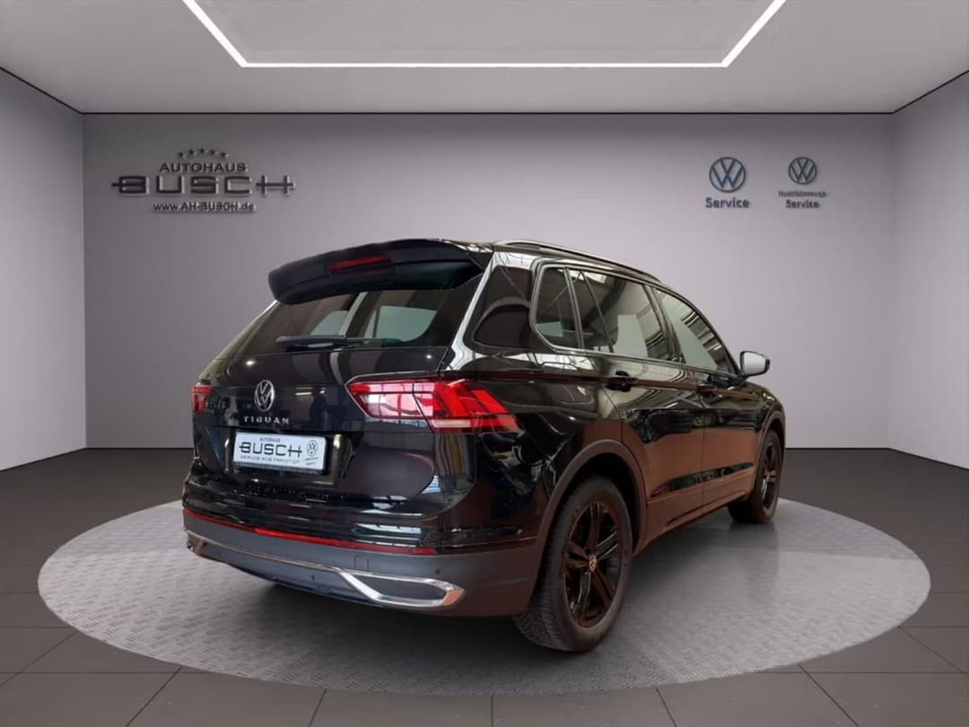 Volkswagen Tiguan — фото 2