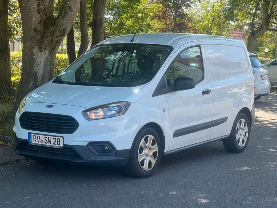 Ford Transit — фото 1