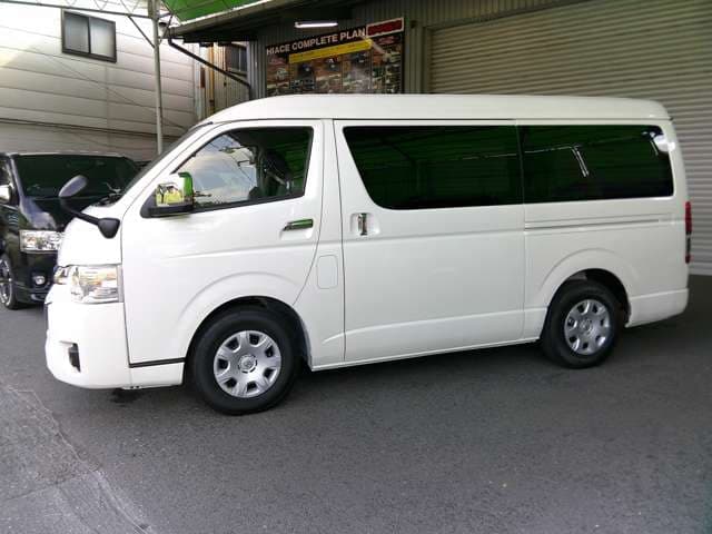 Toyota Hiace — фото 2