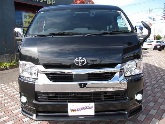 Toyota Hiace — фото 2
