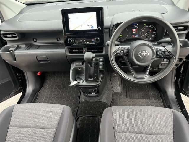 Toyota Sienta — фото 2