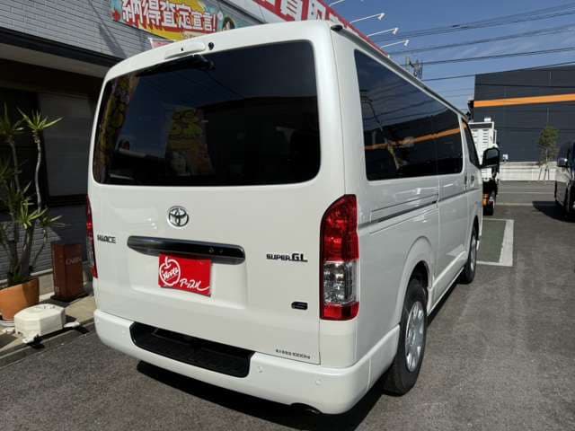 Toyota Hiace VAN — фото 2
