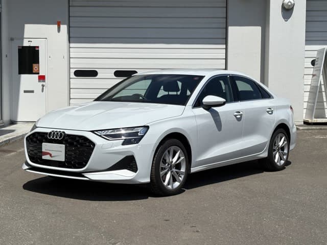 Audi A3 Sedan — фото 1