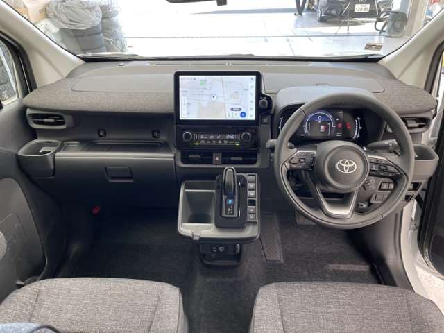 Toyota Sienta — фото 2