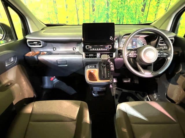 Toyota Sienta — фото 2