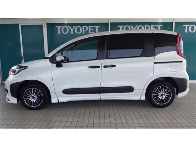 Toyota Sienta — фото 2