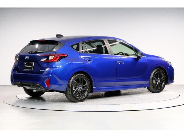 Subaru Impreza Hatchback — фото 2