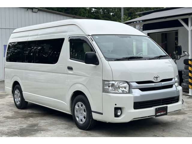 Toyota Hiace Commuter — фото 2