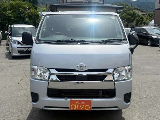 Toyota Hiace VAN — фото 2