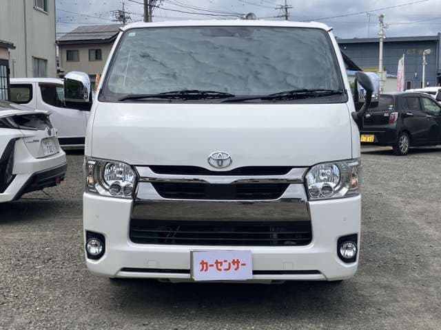 Toyota Hiace VAN — фото 2