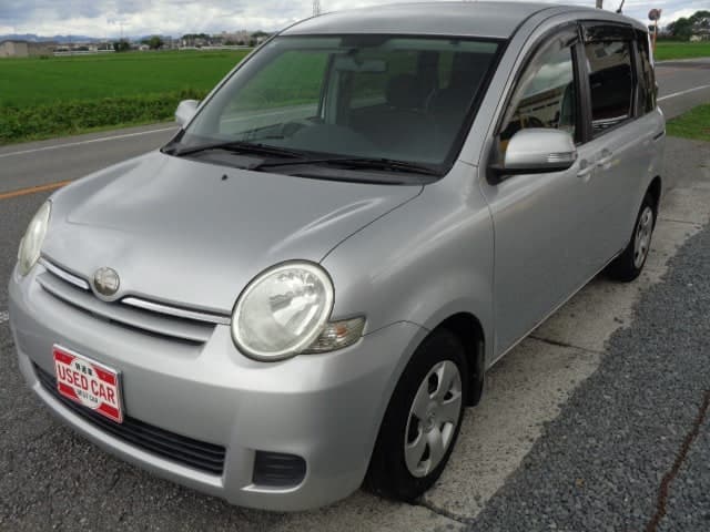 Toyota Sienta