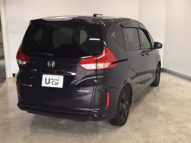 Honda Freed Plus — фото 2