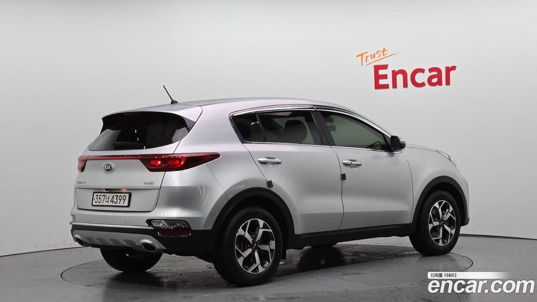 Kia Sportage — фото 1