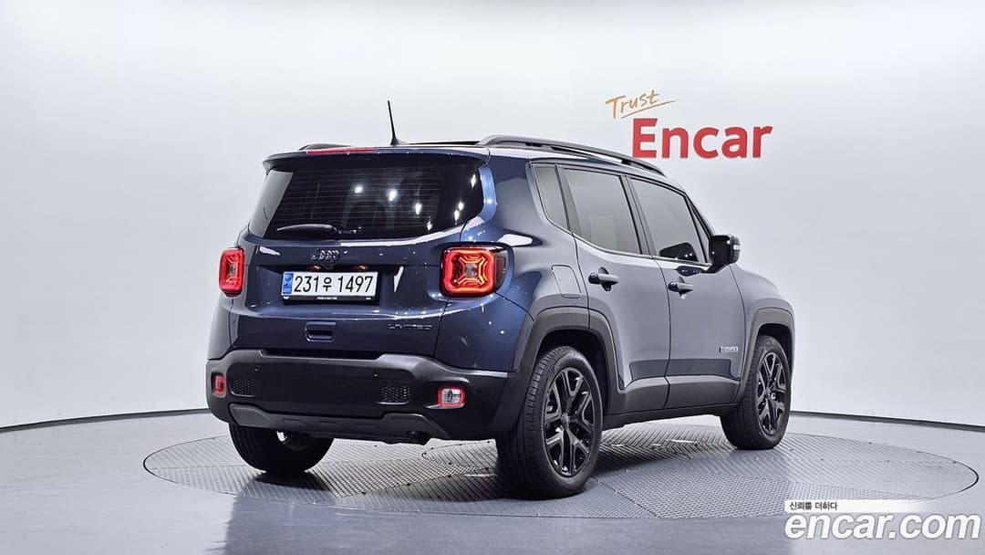 Jeep Renegade — фото 2