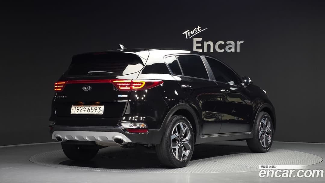 Kia Sportage — фото 1