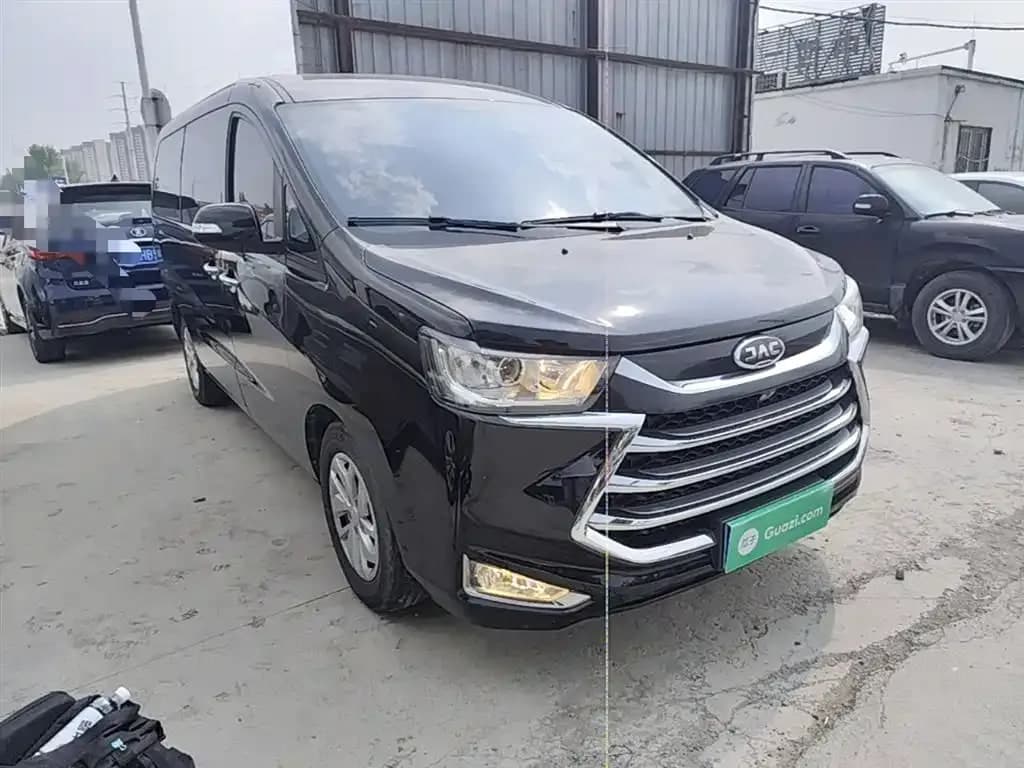JAC Refine M4