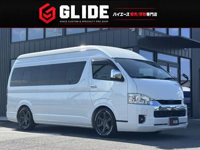 Toyota Hiace Commuter — фото 1